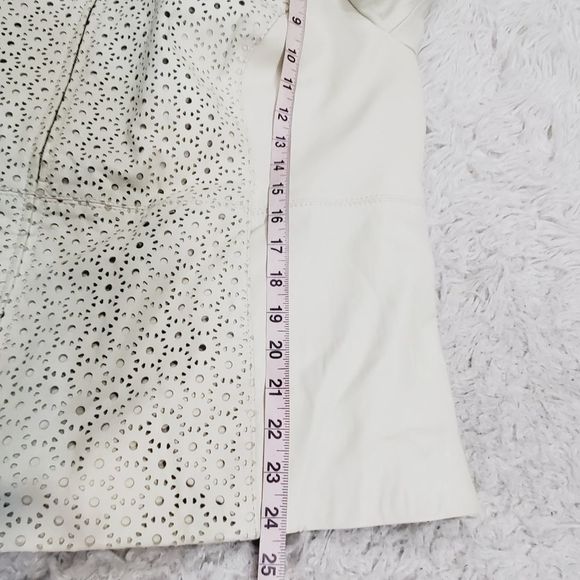 Isaac Mizrahi Live laser cut leather zip up jacket coat  cream yellow  Medium - Picture 11 of 15